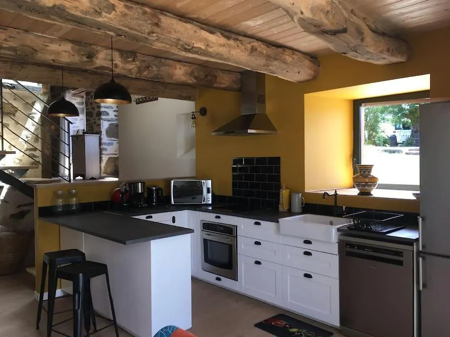 Holiday home Gite Du Milan Royal Le Monteil  France