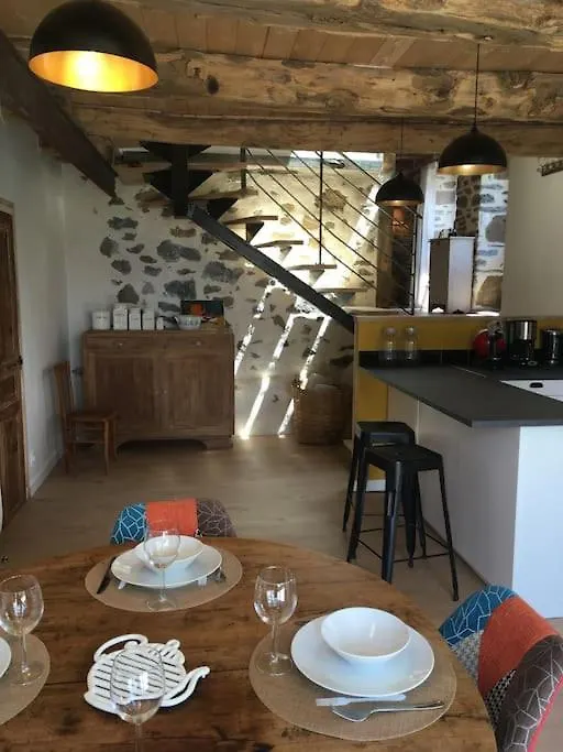 Holiday home Gite Du Milan Royal Le Monteil  France