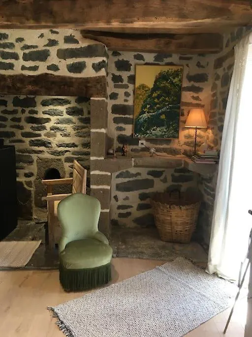 Gite Du Milan Royal Le Monteil  Le Monteil (Cantal)